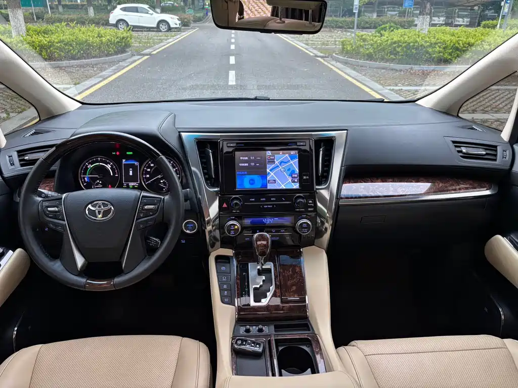 Toyota Alphard 2019 2.5L Luxury