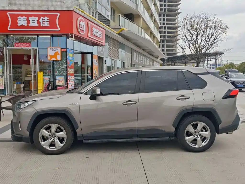 TOYOTA RAV4 RONGFANG