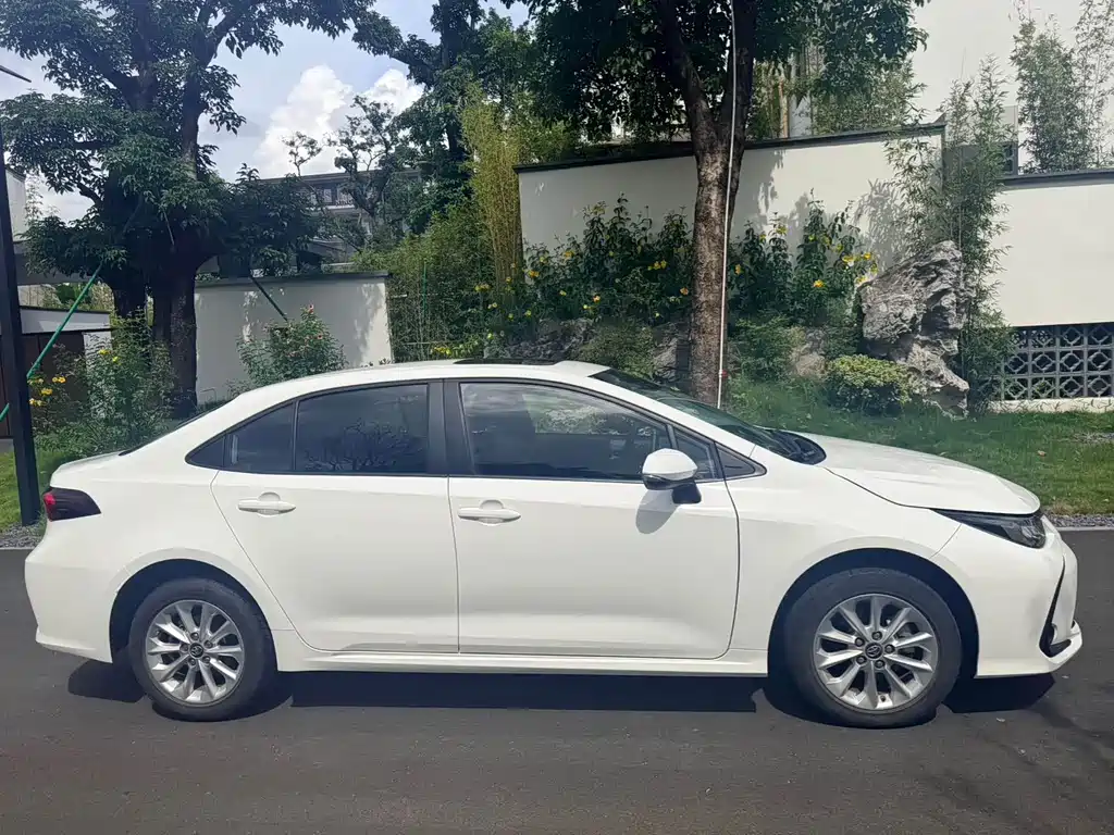 Toyota Corolla — миниатюра 4