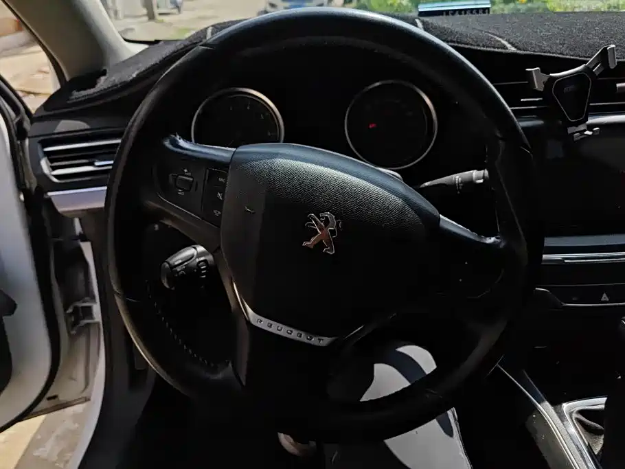 Peugeot 408 — миниатюра 15