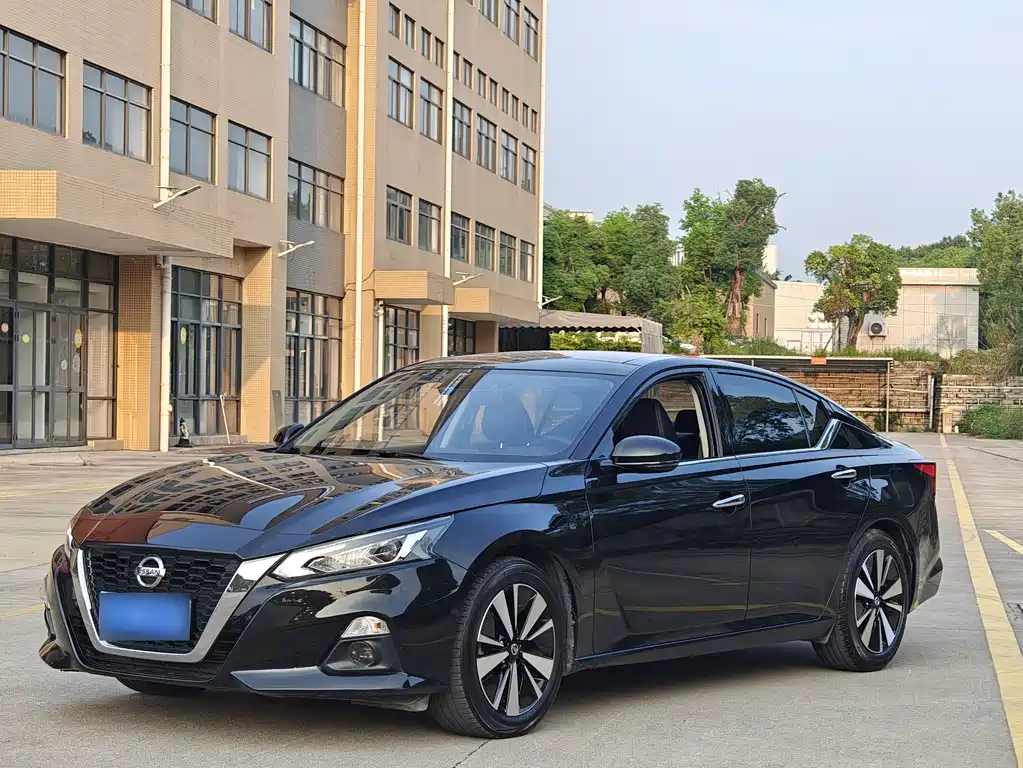Nissan Teana 2022