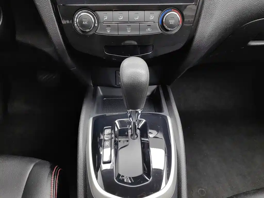 Nissan Qashqai — миниатюра 13