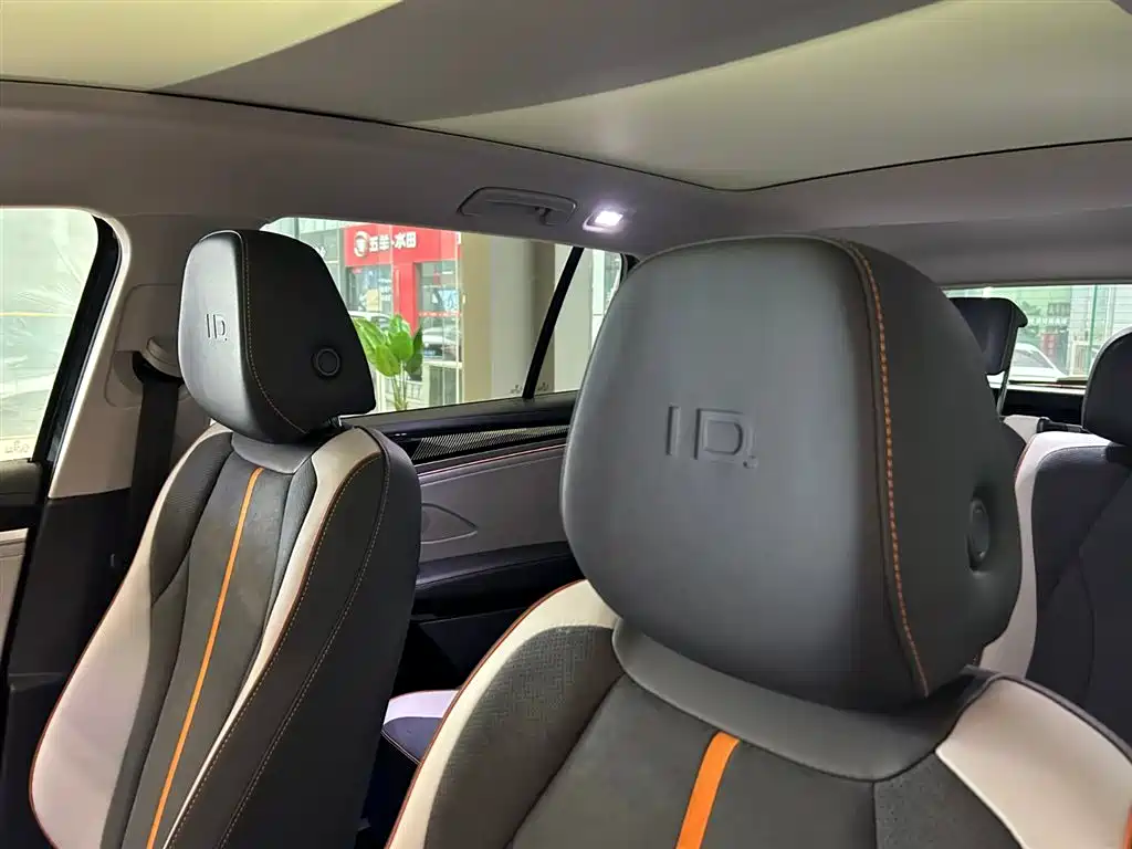 VOLKSWAGEN ID.6 CROZZ