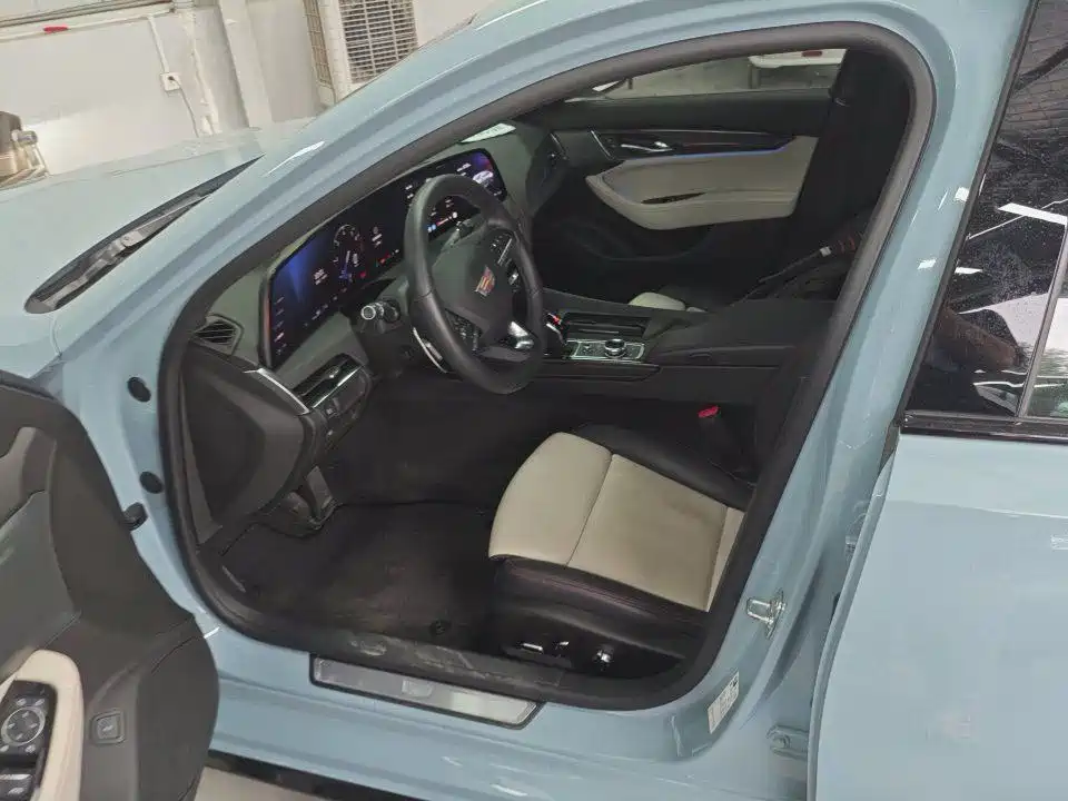 Cadillac CT5 — миниатюра 4