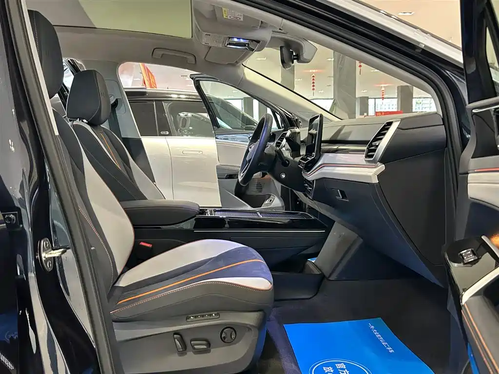 VOLKSWAGEN ID.6 CROZZ