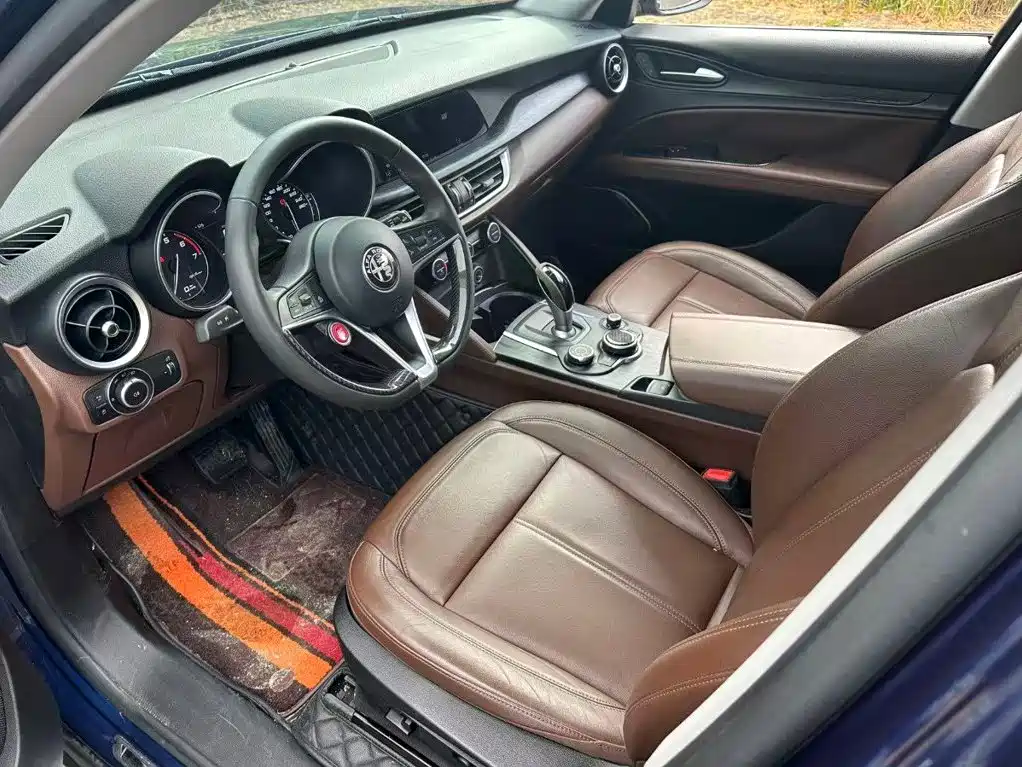 Alfa Romeo Stelvio — миниатюра 6