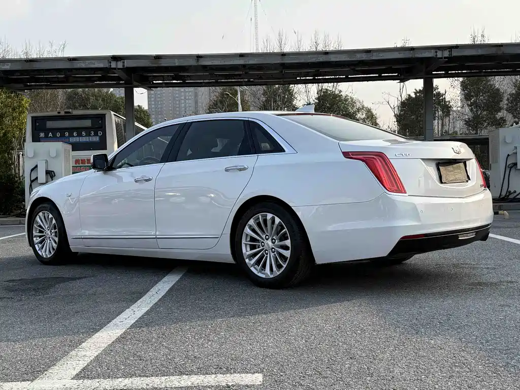 CADILLAC CT6