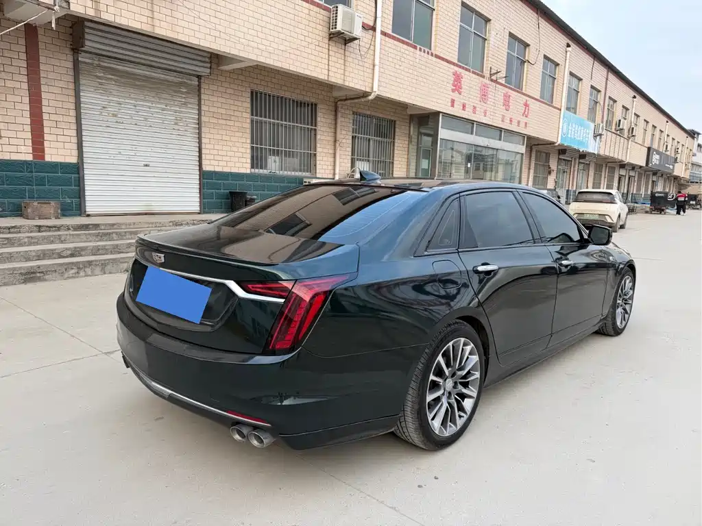 CADILLAC CT6