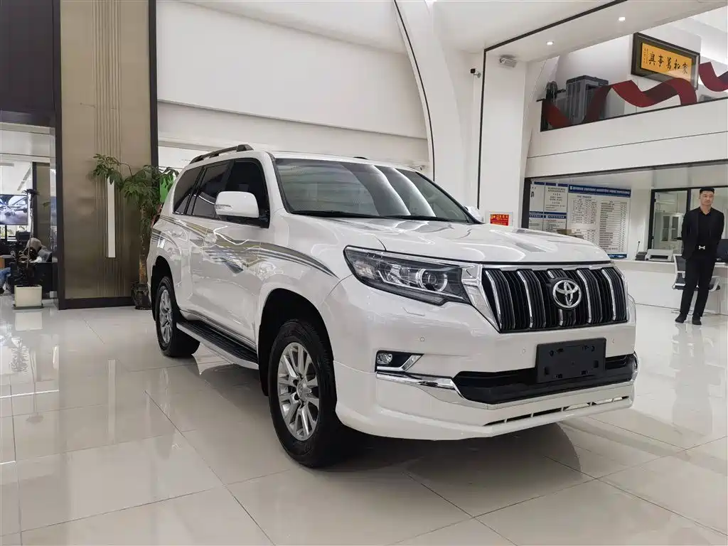 TOYOTA PRADO