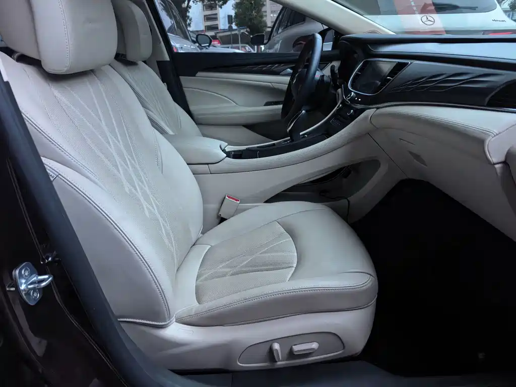 Buick LaCrosse — миниатюра 4