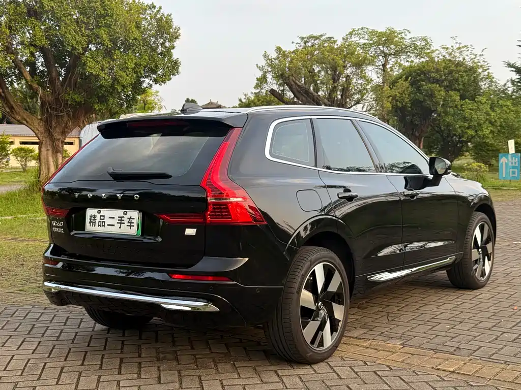 VOLVO XC60 PLUG IN HYBRID