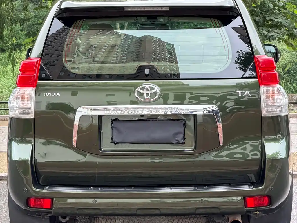 Toyota Land Cruiser Prado 2010 2.7L AT Standard