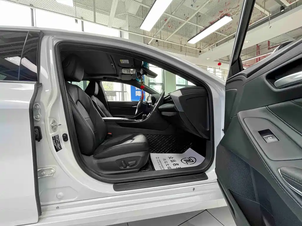 Toyota Avalon 2022 2.0L Luxury