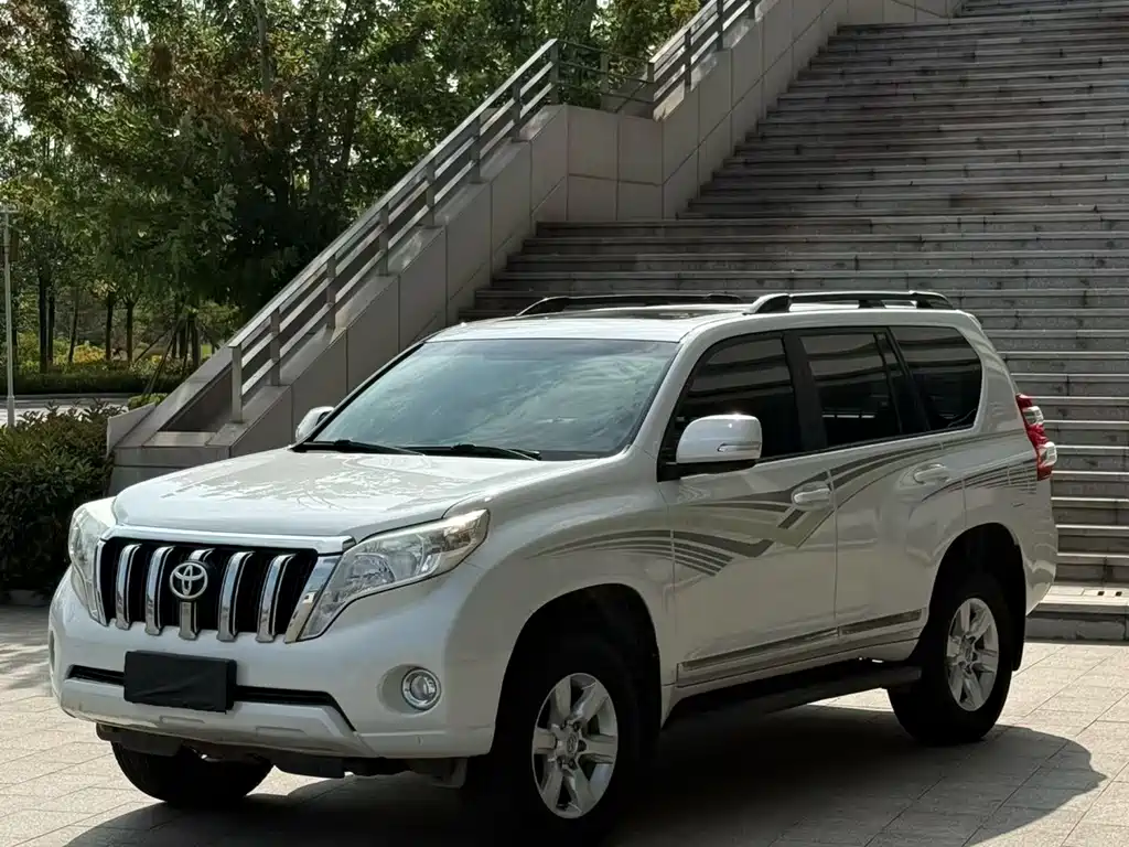 Toyota Land Cruiser Prado 2016 2.7L AT Standard