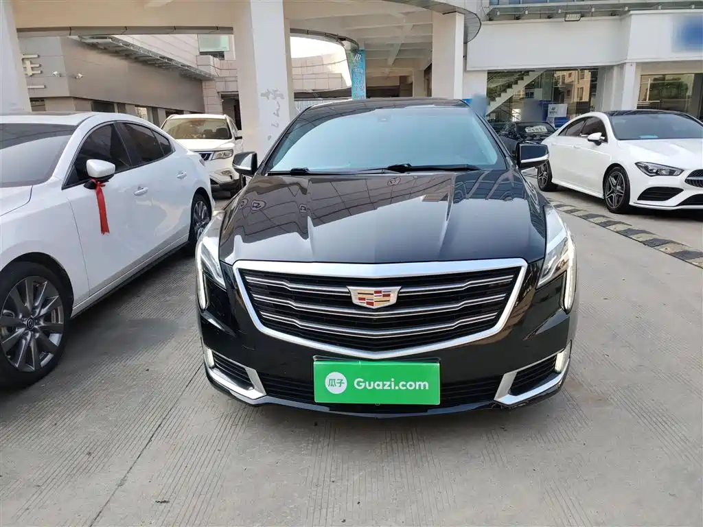 CADILLAC XTS