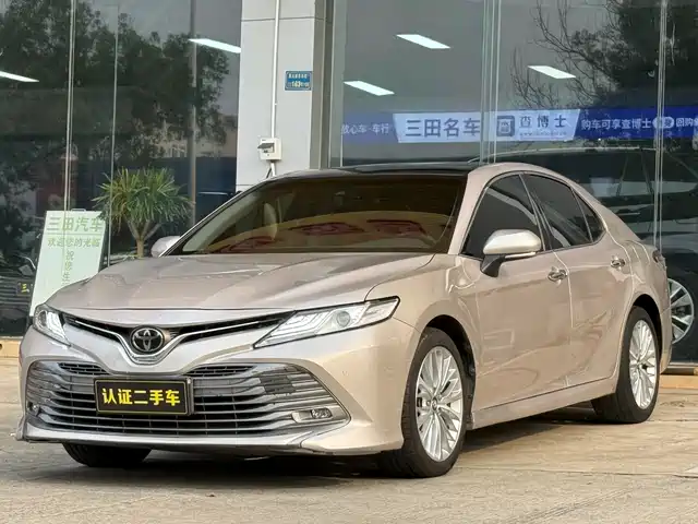 TOYOTA CAMRY 2019