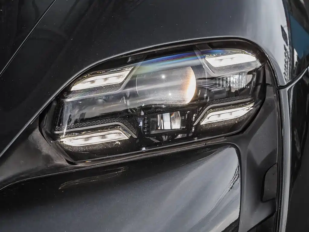 Porsche Taycan 2019 Taycan Turbo