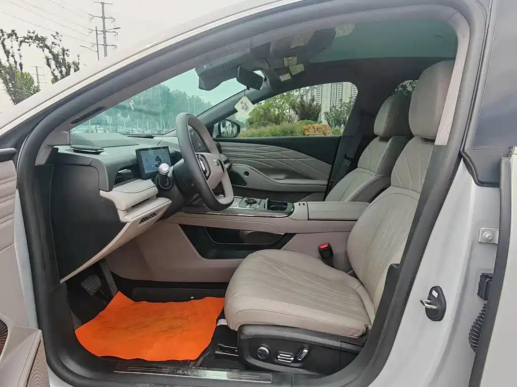 Geely Galaxy Galaxy 8 8 2025 130km EM-P