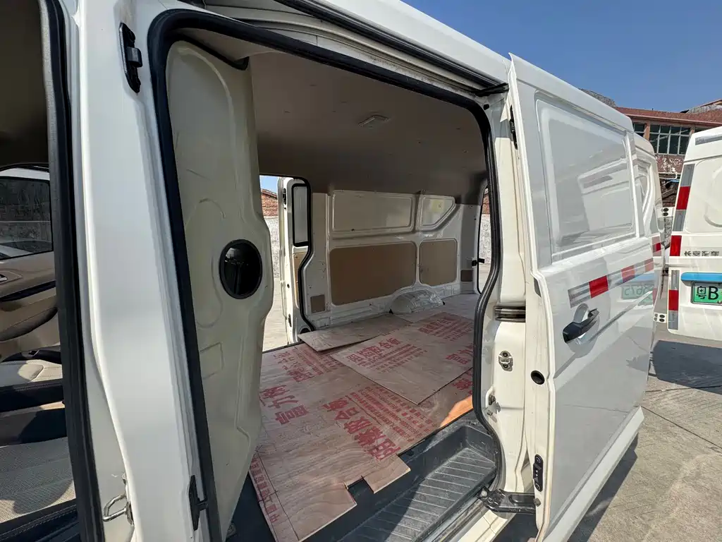 CHANGAN CROSS STAR V7 EV