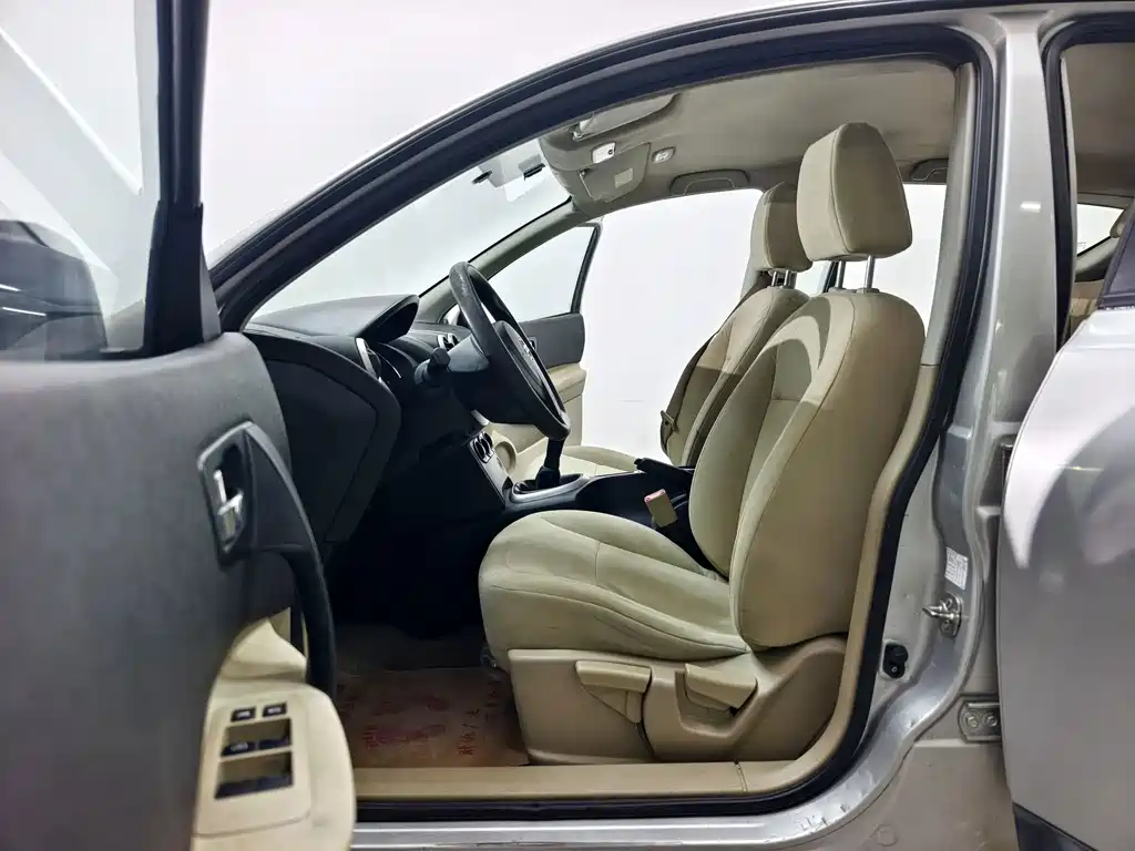 Nissan Qashqai — миниатюра 10
