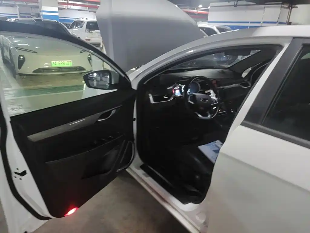 Geely Emgrand — миниатюра 12
