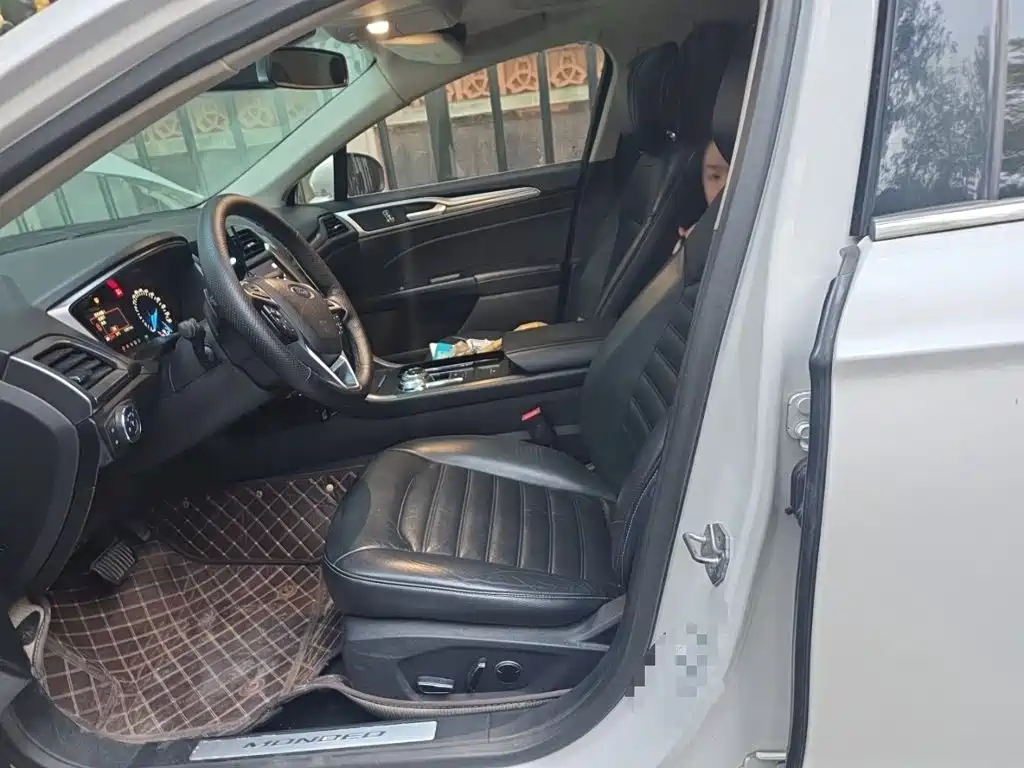 Ford Mondeo — миниатюра 18