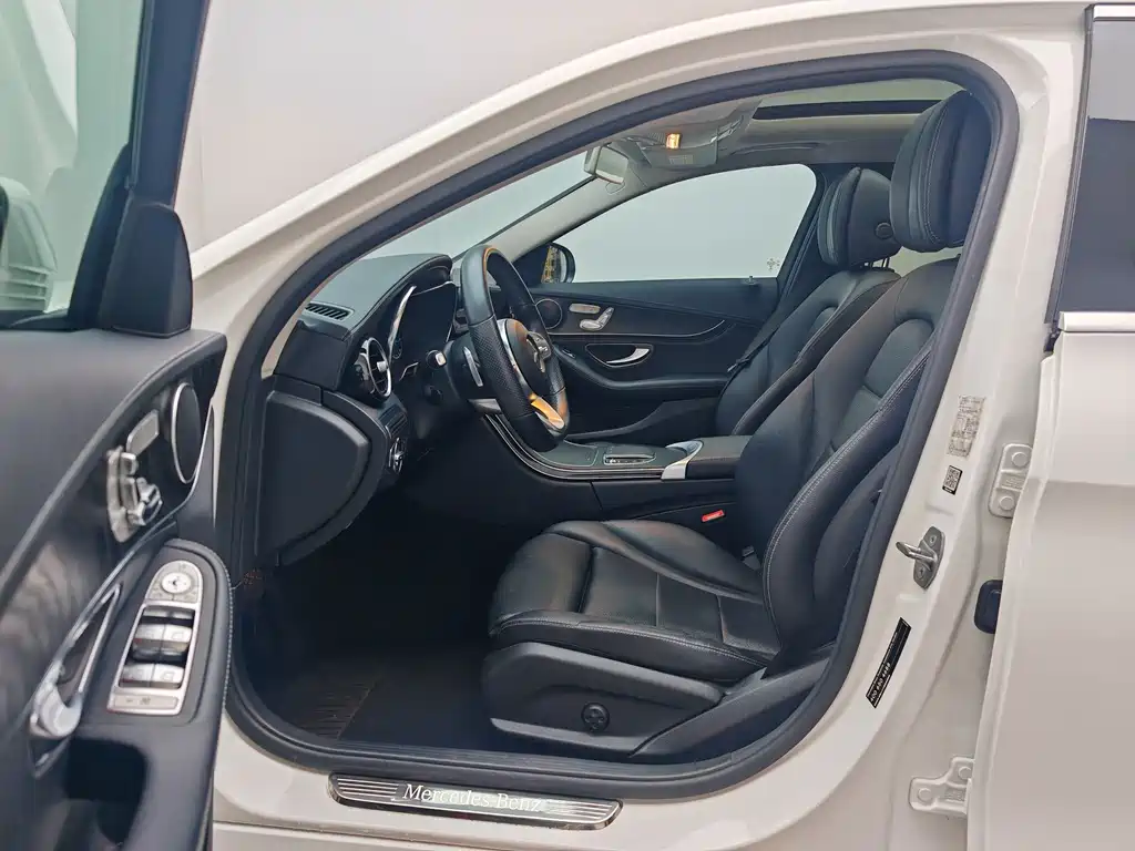 Mercedes-Benz C-Class — миниатюра 14