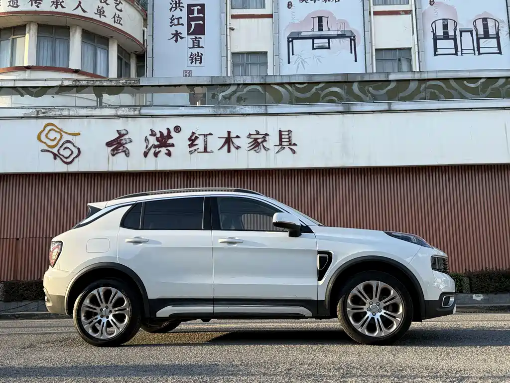 Lynk & Co 01 — миниатюра 2
