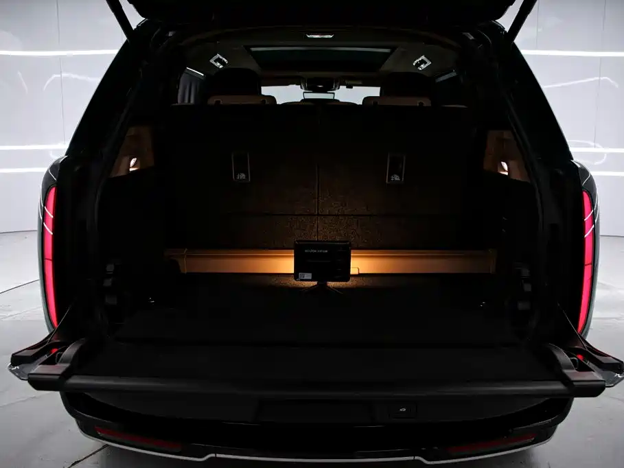 Land Rover Range Rover 2023 — фото 18