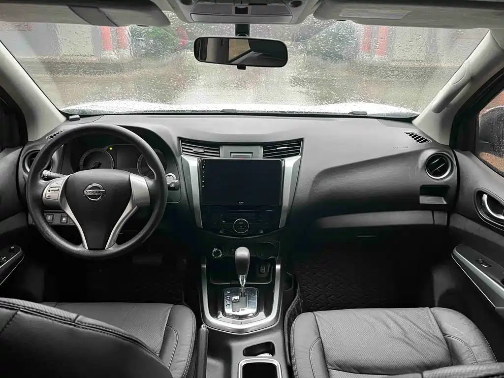 Nissan Terra 2018 2.5L AT Luxury