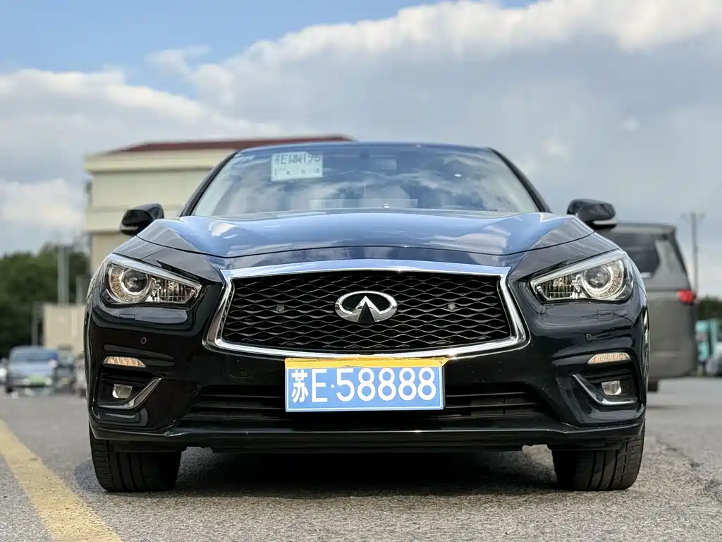 Infiniti Q50L