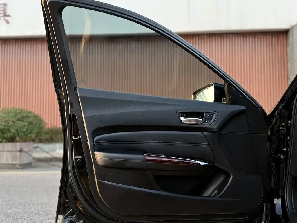 Acura TLX — миниатюра 11