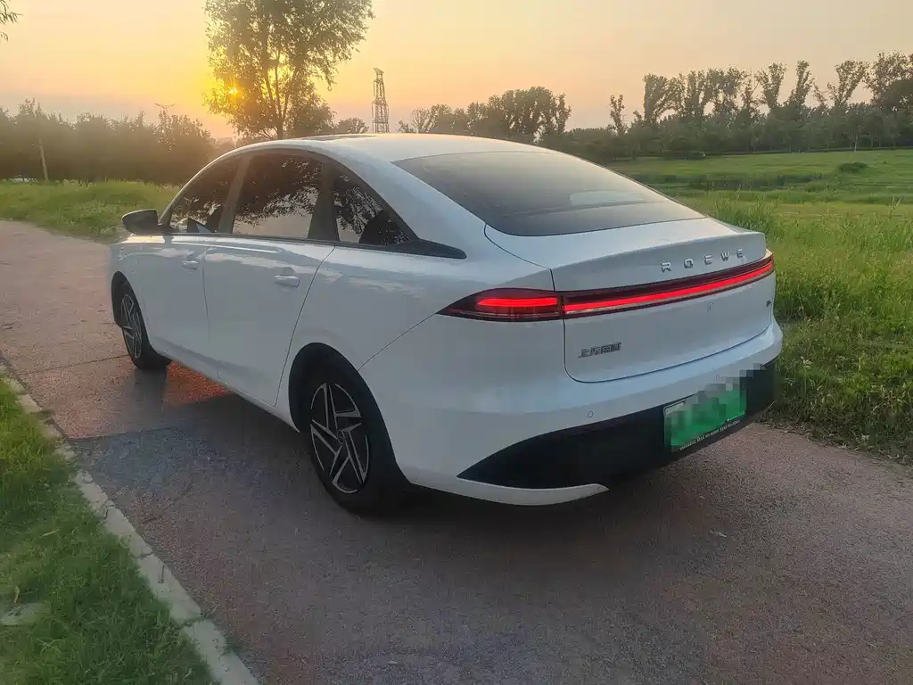 Roewe D6 — миниатюра 5