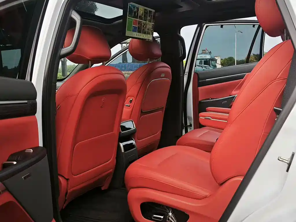 Dongfeng eπ008 2024 636Max Electric 6 мест