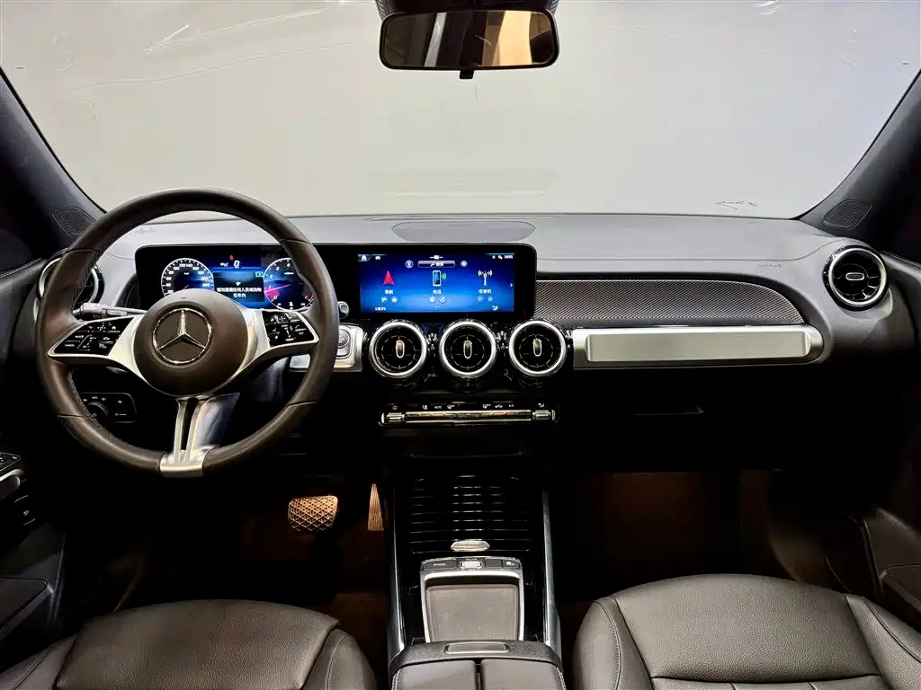 MERCEDES-BENZ GLB