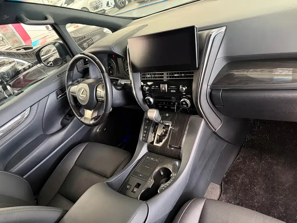 Lexus LM — фотографии объявления, Фото 16