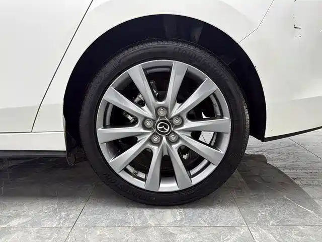 Mazda 3 Axela 2021 — фото 15