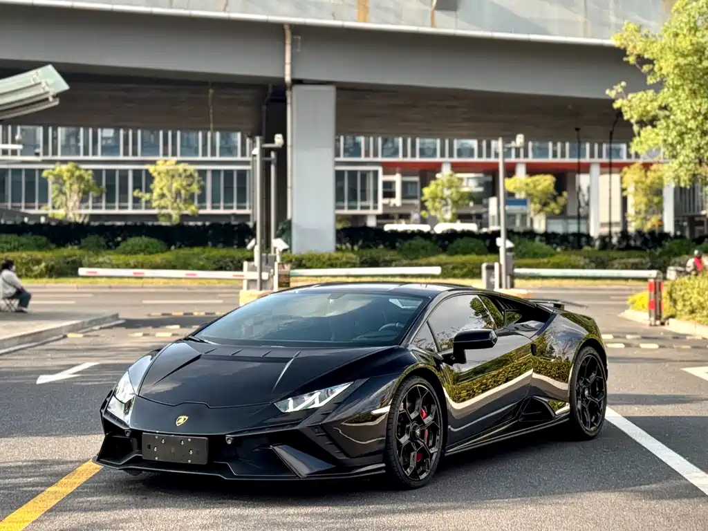 LAMBORGHINI HURACÁN