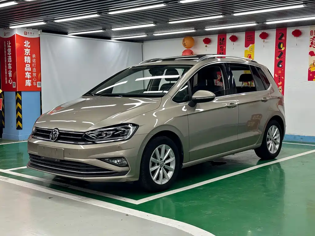 Купить Volkswagen Golf Sportsvan