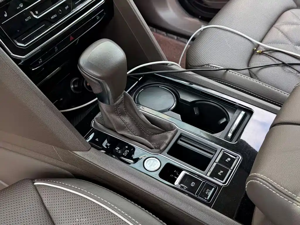 Volkswagen Viloran 2020 380TSI Luxury