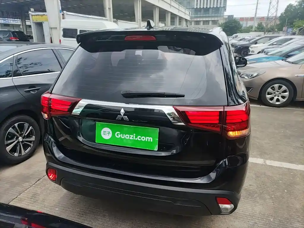 Mitsubishi Outlander 2019 2.0L Enjoy 5 мест VI