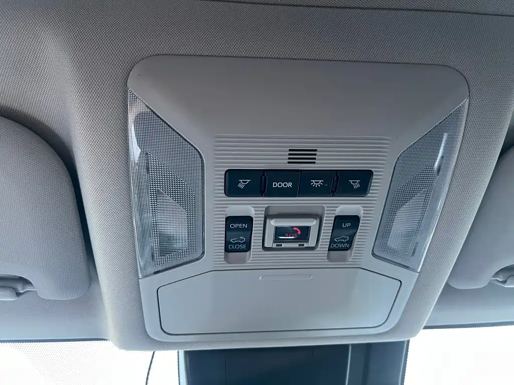 Toyota RAV4 — миниатюра 24