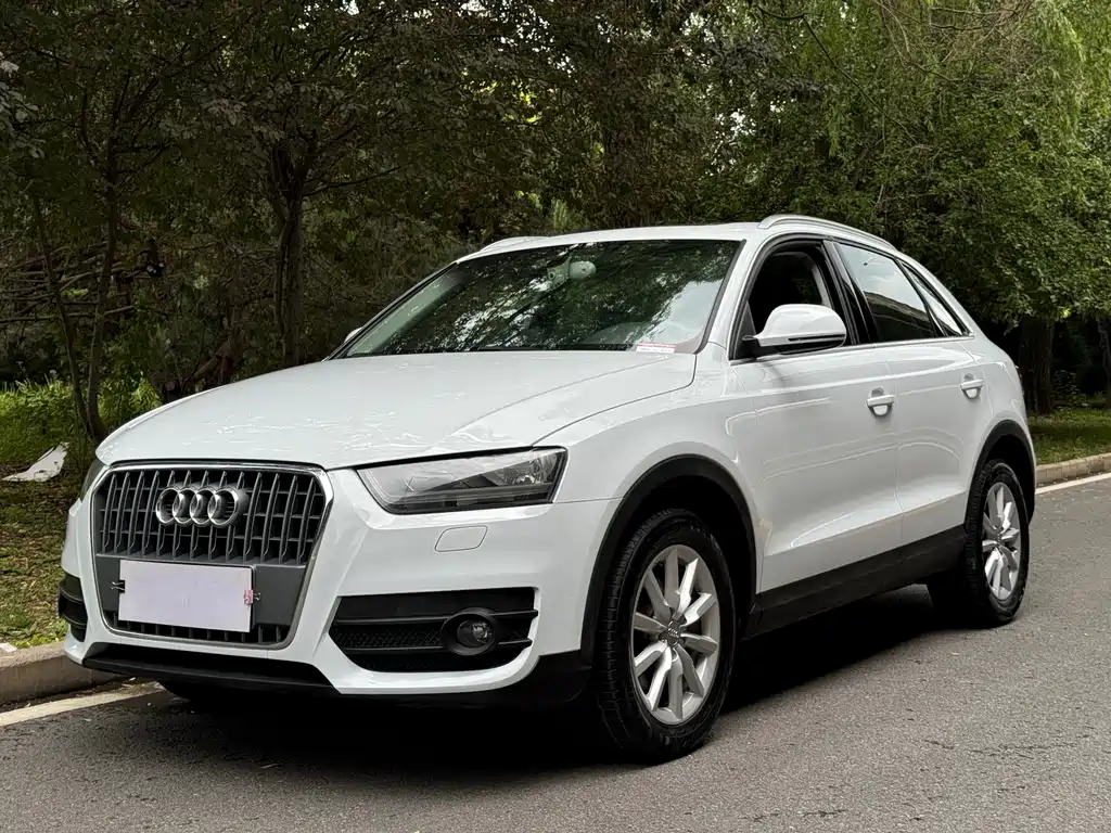 Купить Audi Q3