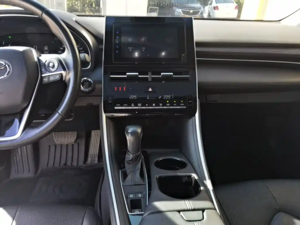 Toyota Avalon — миниатюра 13