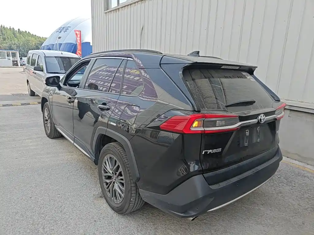 Toyota Wildlander — миниатюра 5