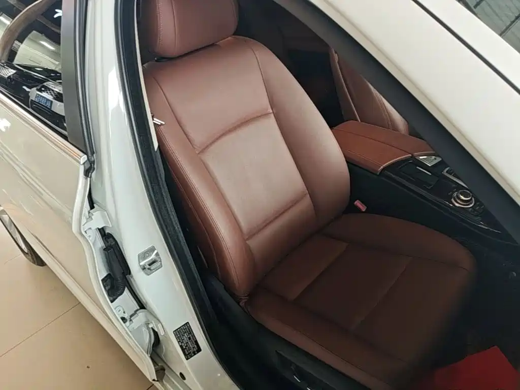 BMW 5 Series — миниатюра 20