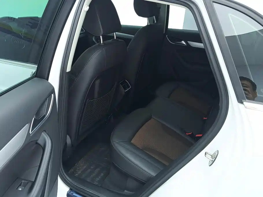 Audi Q3 — миниатюра 11