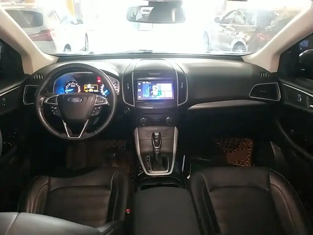 Ford Edge — миниатюра 10