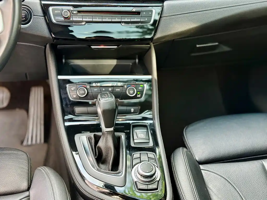 BMW 2 Series Active Tourer (Import) — миниатюра 16