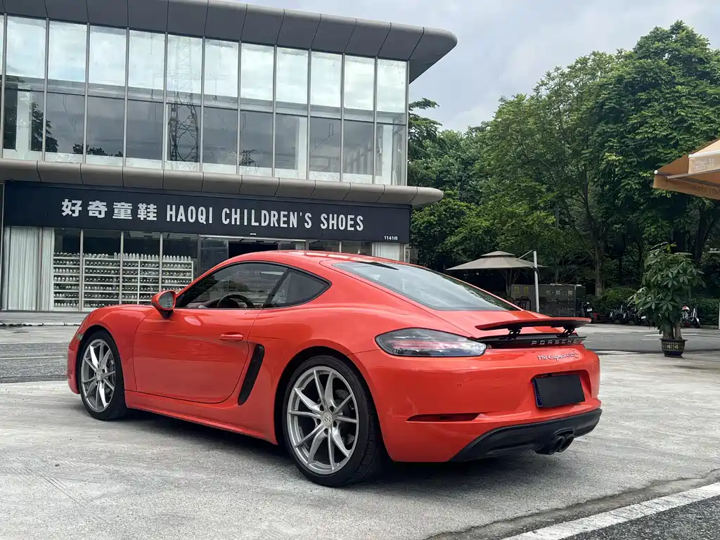 Porsche 718 2018 Cayman 2.0T